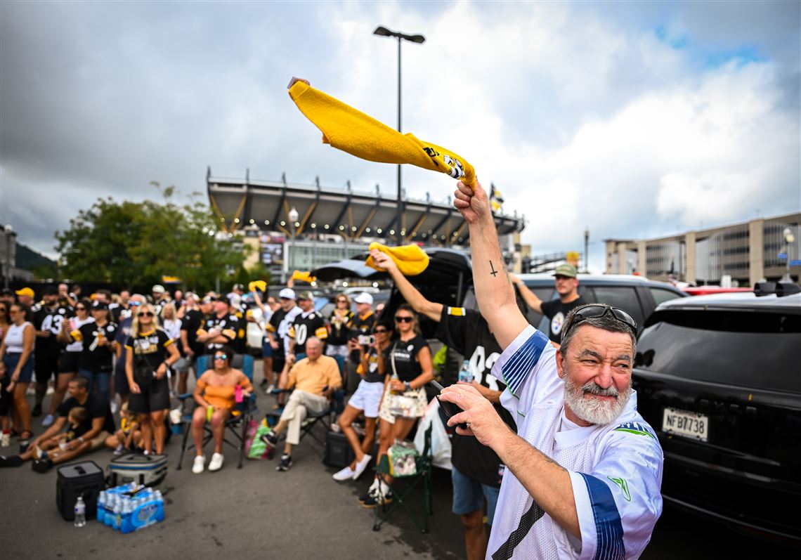 Steelers' Home Opener Soars: Crowds Roar as NASA Delivers Historic First NFL Flyover blog